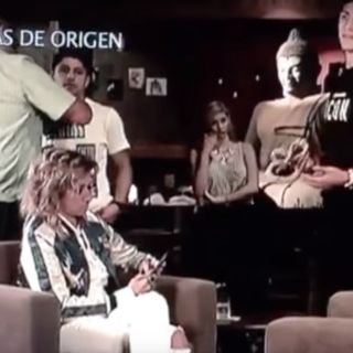 Alan Pulido abandona entrevista con Adela Micha