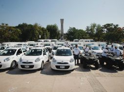 La flotilla de vehículos constan de una minivan, seis camiones de volteo, cuatro pipas, entre otros. ESPECIAL / Gobierno de Guadalajara