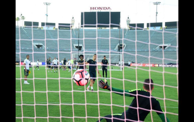 Práctica de los amazónicos previa al juego de hoy contra los ecuatorianos. AP / F. Brown