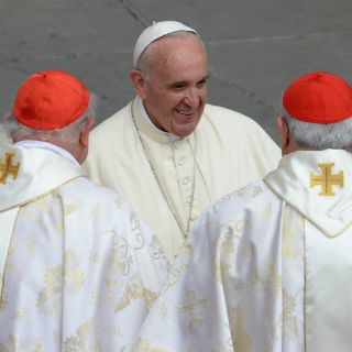 El Papa aprueba ley para separar a obispos que encubran pedofilia