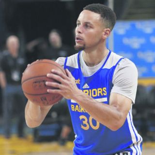 LeBron, con urgencia, ante un cómodo Curry