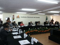 Los consejeros se encuentran reunidos en la Sala de Sesiones de su sede con motivo de la elección a gubernatura. TWITTER / @Puebla_IEE