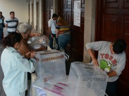 Un millón 235 mil 514 electores podrán votar en las dos mil 455 casillas instaladas en toda la entidad. NTX / J. C. Pérez