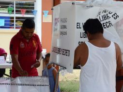 Al cierre de las casillas, la policía capitalina custodió el traslado de los paquetes electorales, sin reportar ningún incidente. SUN /