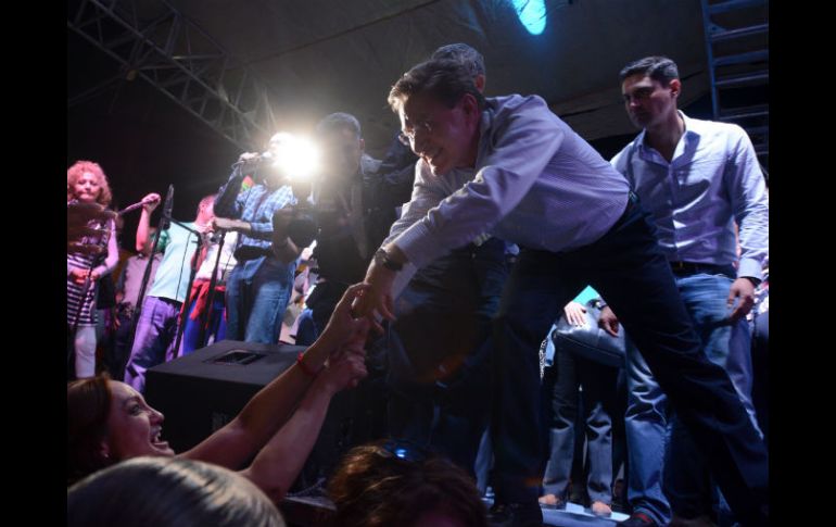 José Rosas Aispuro Torres con simpatizantes. NTX / José Rosas Aispuro Torres con simpatizantes.