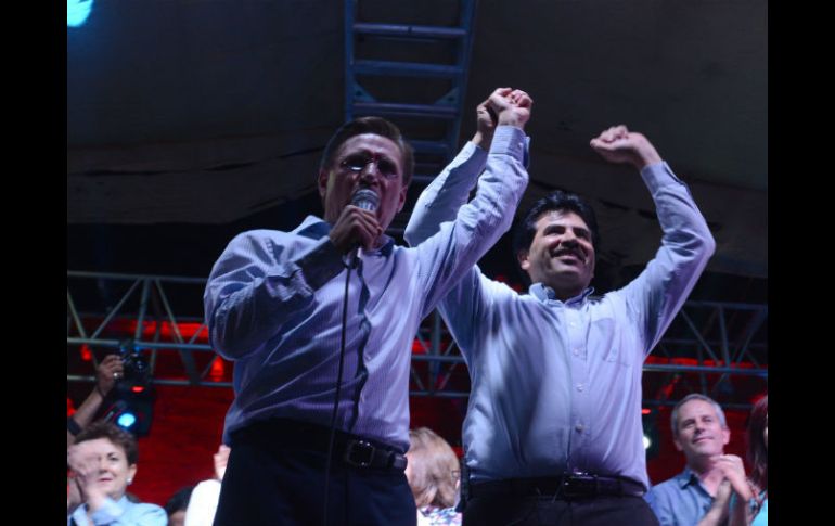 Aispuro Torres (i) asegura que una vez confirmada su victoria electoral iniciará el diálogo con diversos sectores de la sociedad. NTX / J. C. Pérez