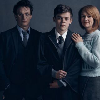 Harry Potter llega al teatro convertido en padre de tres hijos