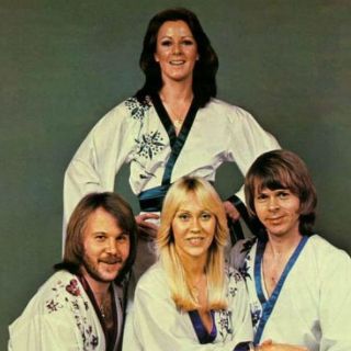 ABBA vuelve a subir a un escenario