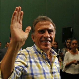 El PAN y coaliciones ganan siete estados en conteo preliminar