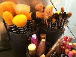 Aseguran que las hispanas invierten más del doble en productos de belleza que el resto de las mujeres que vive en EU. EFE / A. Civita