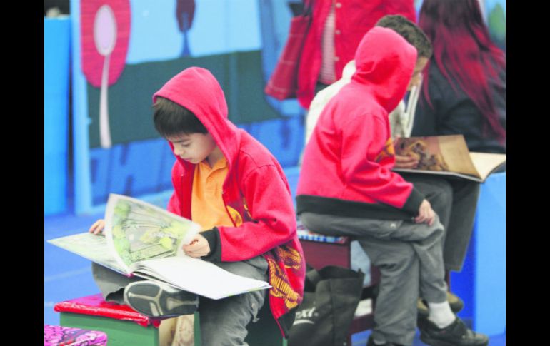 Importante. Los libros son un elemento lúdico en la formación de los pequeños. EFE /