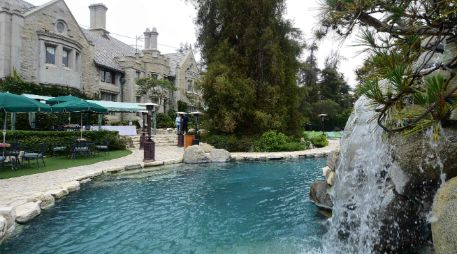 La mansión se puso en venta a principios de año, como parte de los problemas de reestructuración que atraviesa la revista. AP / J. Salangsang