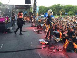 Al finalizar el concierto, Moderato y los regios hicieron las paces. FACEBOOK / Moderatto Oficial