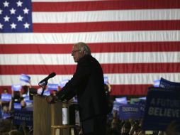 El aspirante presidencial demócrata Bernie Sanders, durante un acto de campaña en Los Ángeles, California. EFE / M. Nelson