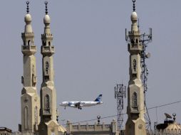 El incidente se produce apenas tres semanas después de que un avión de EgyptAir se estrellase en el Mediterráneo. AP / A. Nabil