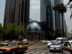 La plaza bursátil mexicana opera con un volumen aproximado de 17.892 millones de títulos por un importe de 443.148 millones de pesos. EFE / ARCHIVO