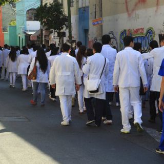 Buscan interesar a médicos de Cruz Verde en certificación