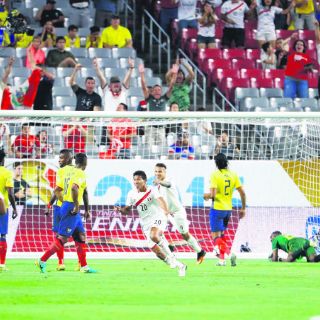 Perú y Ecuador igualan en Phoenix