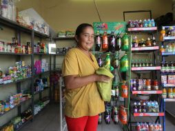 Nora María Quezada Hernández en su local de la calle General Salazar . EL INFORMADOR / F. Atilano