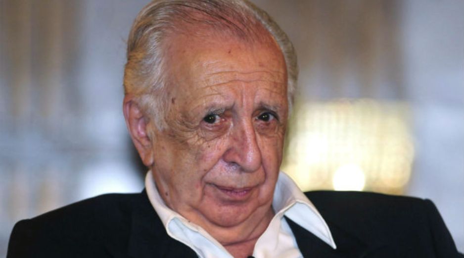 Entre sus logros se encuentra el de ser nombrado miembro de la Academia Mexicana de la Lengua el 11 de marzo de 2010. EFE / ARCHIVO