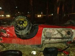 El accidente ocurrió la madrugada de este jueves sobre Periférico y avenida Valdepeñas. ESPECIAL /