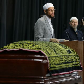 Miles de musulmanes despiden a Muhammad Ali