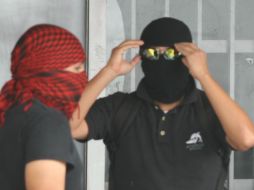 Un centenar de indígenas con los rostros cubiertos con paliacates fueron quienes retuvieron a los trabajadores. NTX / ARCHIVO