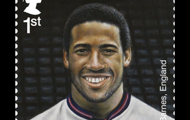 La estrella británica John Barnes interpretó el tema 'World In Motion' junto a New Order. EFE / ARCHIVO