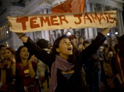 La izquierda se moviliza para la primera protesta contra el Gobierno interino. AP / S. Izquierdo