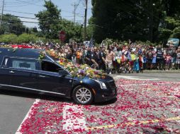 El recorrido incluye lugares importantes en la vida de Muhammad. Cientos de persona coreaban su nombre al pasar. AP / J. Minchillo