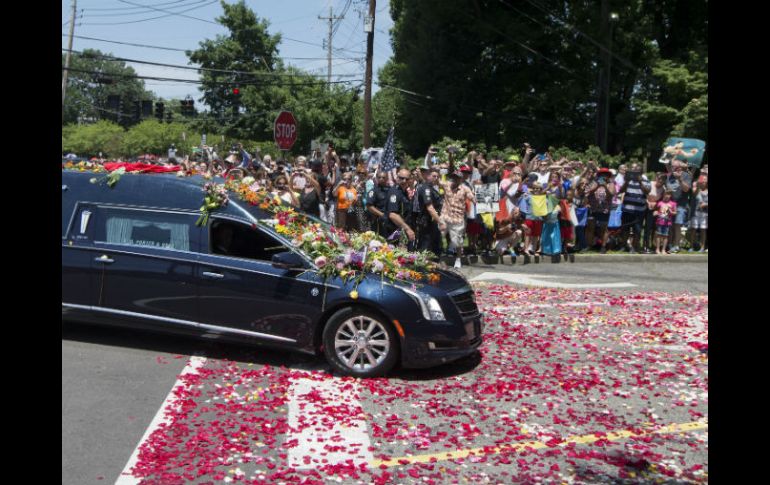 El recorrido incluye lugares importantes en la vida de Muhammad. Cientos de persona coreaban su nombre al pasar. AP / J. Minchillo