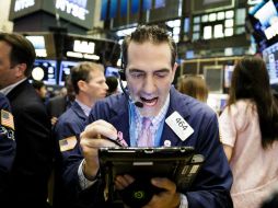 Su principal indicador baja 119.85 puntos y terminó en 17 mil 865.34 unidades. EFE / J. Lane