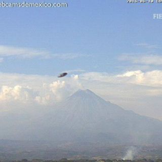 Captan ovni cerca del Volcán El Colima