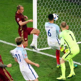 Rusia saca empate de último minuto a Inglaterra