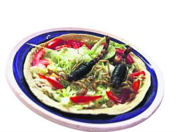 En su punto. Los alacranes son cuidadosamente preparados. ¡No son peligrosos a la salud! NTX /