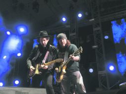 Alejandro Marcovich interpretó temas de Las Insólitas Imágenes de Aurora y además invitó al escenario a Galileo Ochoa, de Cuca. EL INFORMADOR / M. Vargas