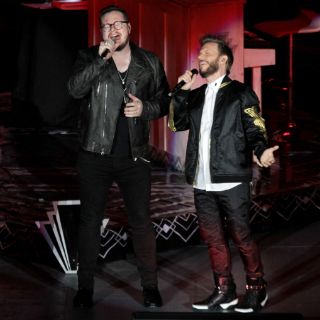 Sin Bandera llena de romanticismo el Auditorio Nacional