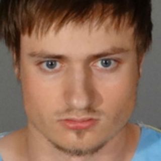 Arrestan a hombre con armamento que iba a festival gay en LA