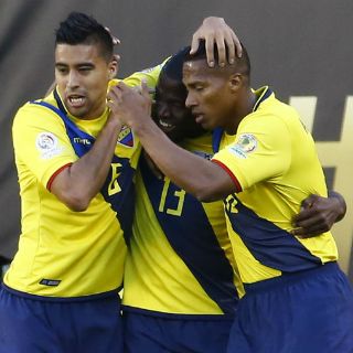 Ecuador arrasa a Haití