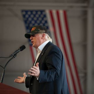 Tras tiroteo en Orlando, Trump pide la renuncia de Obama