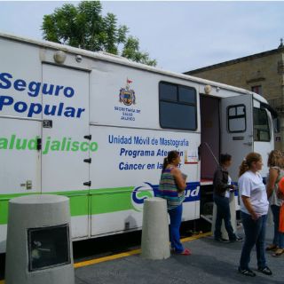 Llevan módulos a colonias para afiliarse al Seguro Popular