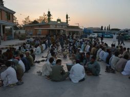 Durante el Ramadán, los fieles deben demostrar devoción, piedad y generosidad con los demás. AFP / B. Khan