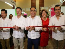 El gobernador Héctor Astudillo (centro) destaco el impulso a los jóvenes en la entidad. ESPECIAL /