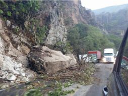 Entre las 8:00 y hasta las 18:00 horas se estuvo dando paso intermitente por el único carril que estaba abierto. ESPECIAL / SCT Jalisco