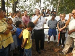 Enrique Alfaro, durante el recorrido en el Parque Liberación. EL INFORMADOR / E. Barrera