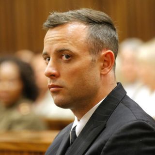 Padre de la novia de Pistorius exige justicia por crimen
