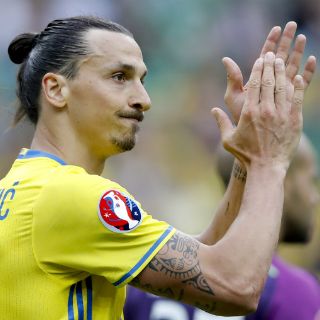 Ibrahimovic, a revisión medica con el ManU tras Eurocopa