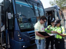 Movilidad detectó que las unidades carecen de tarjeta de circulación u holograma de verificación, entre otros problemas. EL INFORMADOR / ARCHIVO