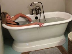 Un baño o una ducha caliente puede aliviar el dolor menstrual. AP / ARCHIVO