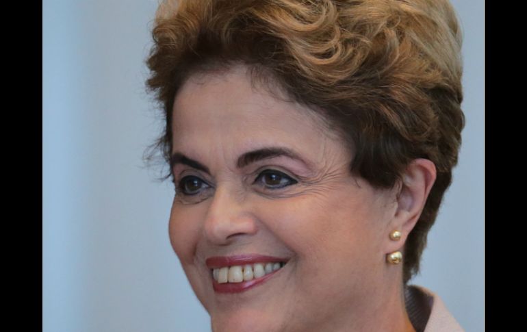 Rousseff señala que primero tendría que superar el juicio político. AP / E. Peres